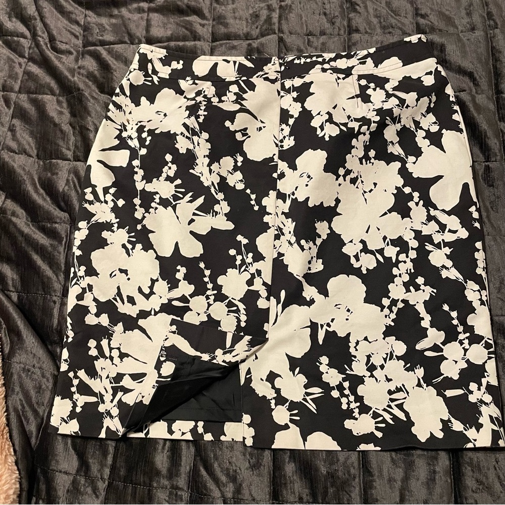 Halogen Black and White Floral Pencil Skirt